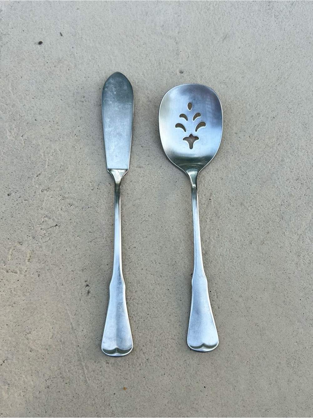 Oneida Patrick Henry Stainless Steel Pierced Jelly Server and Butter Knife